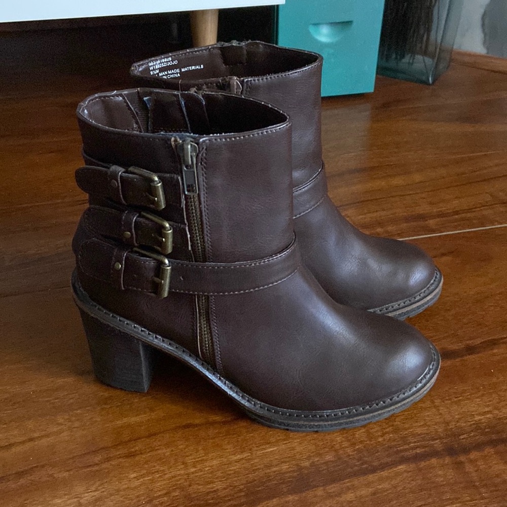 White Mountain brown booties